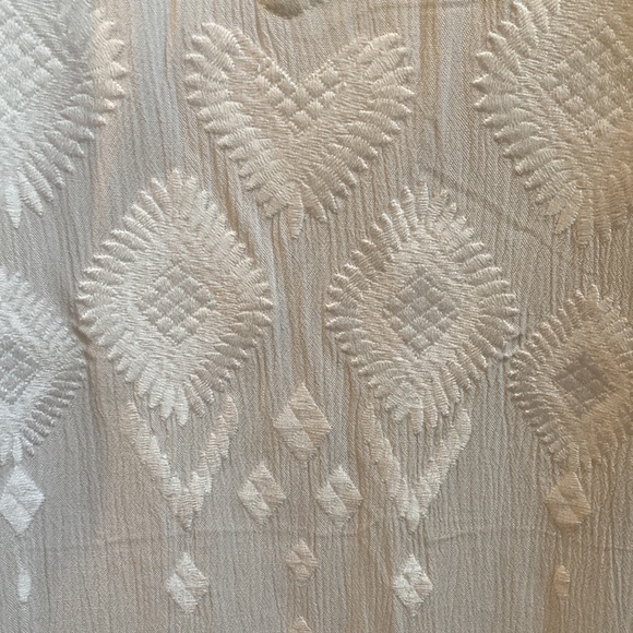 EUC Chico’s white coverup - Picture 5 of 6